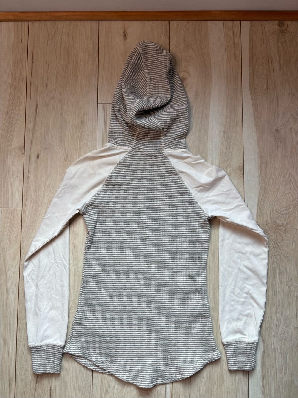 Columbia Women’s Waffle Knit Hoodie Small Oatmeal Cream Thermal Cowl Neck - Picture 9 of 10